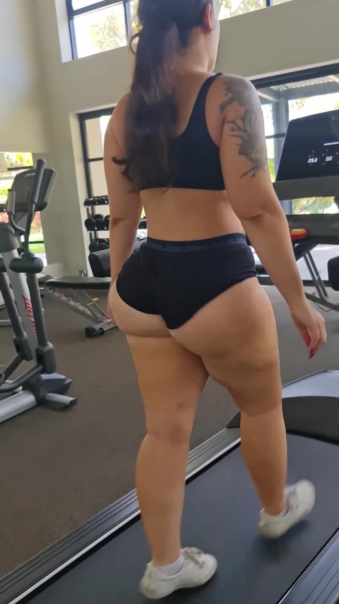 Video 450609 from Mandy Lee / tanlinepeach / mandyleewalks