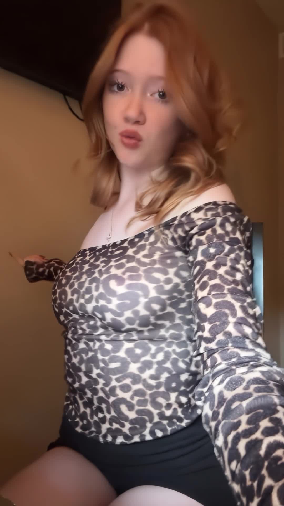 Video 455011 from Makenna Kelly / Lifewithmak