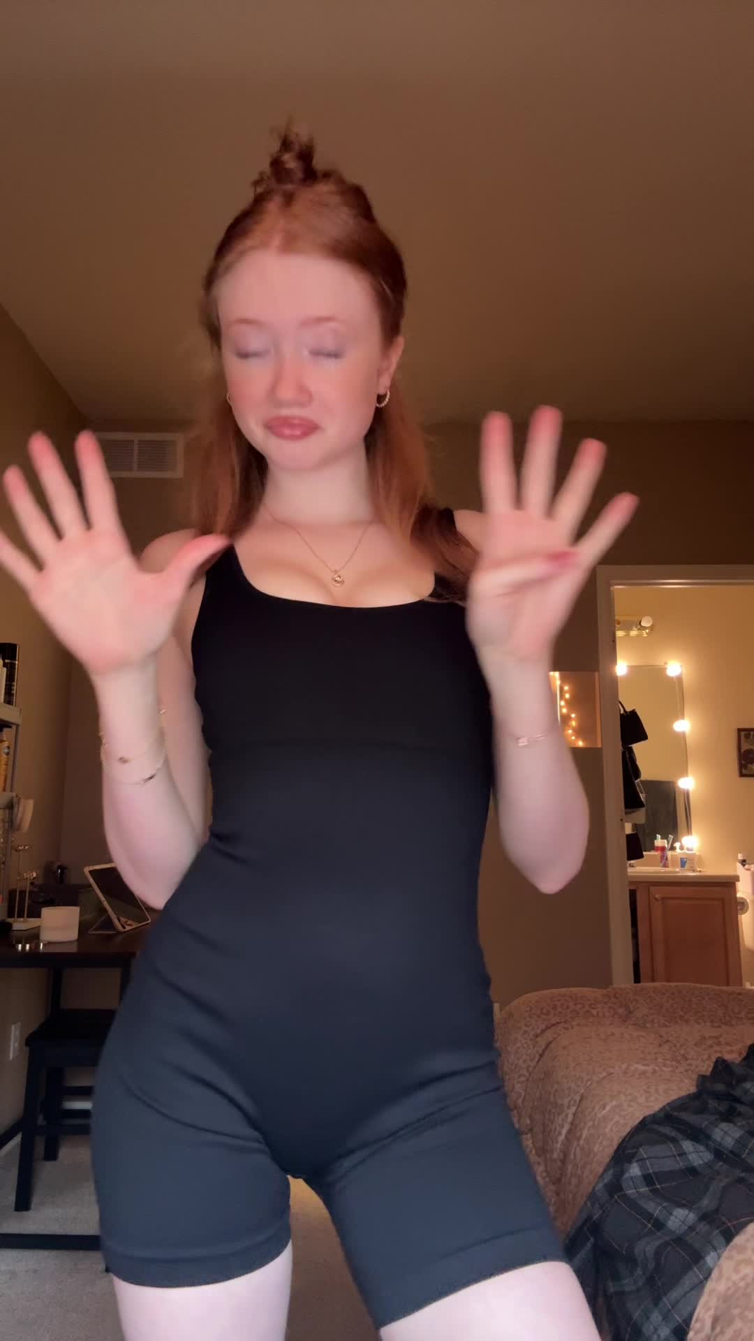 Video 455429 from Makenna Kelly / Lifewithmak