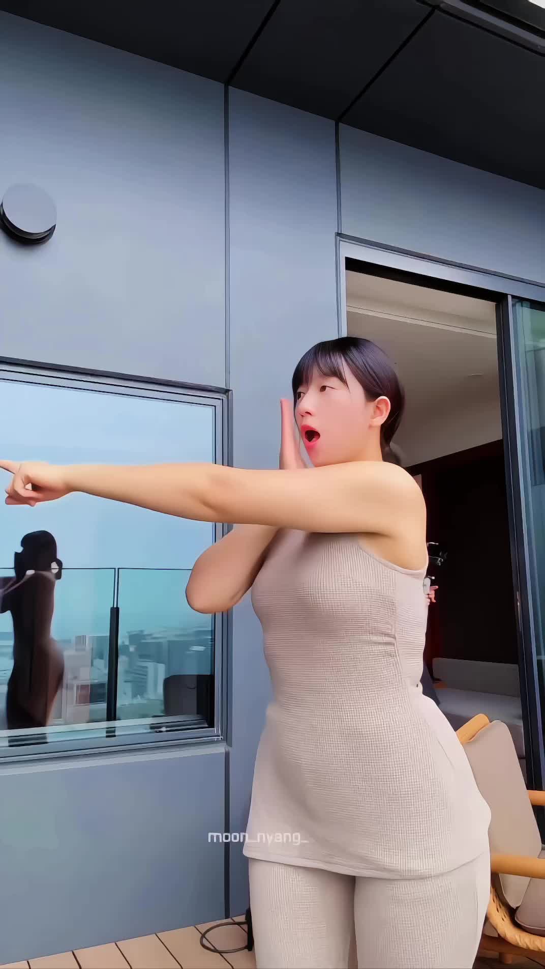 Video 580690 from Heeheemoon / moon_nyang_