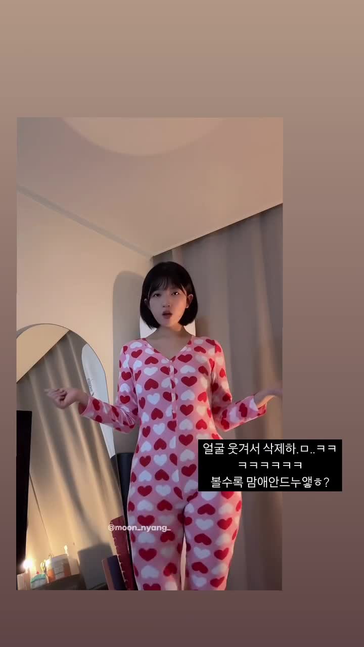 Video 580765 from Heeheemoon / moon_nyang_