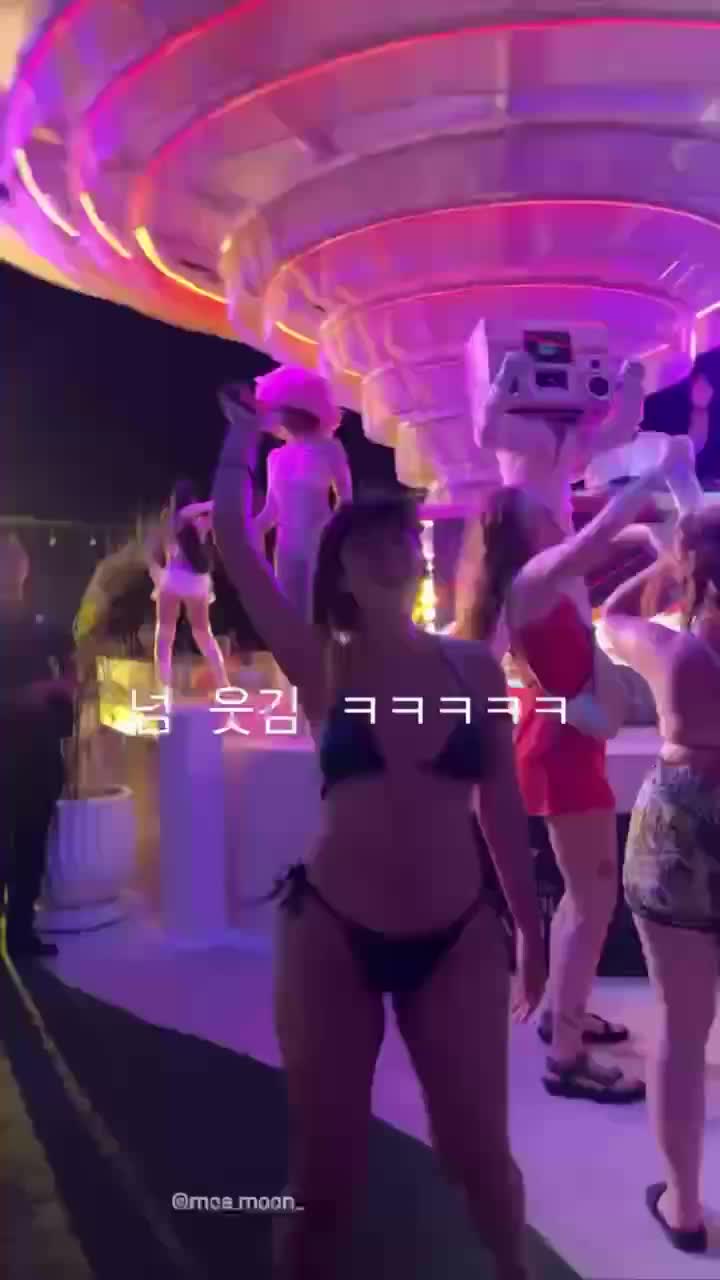 Video 580786 from Heeheemoon / moon_nyang_