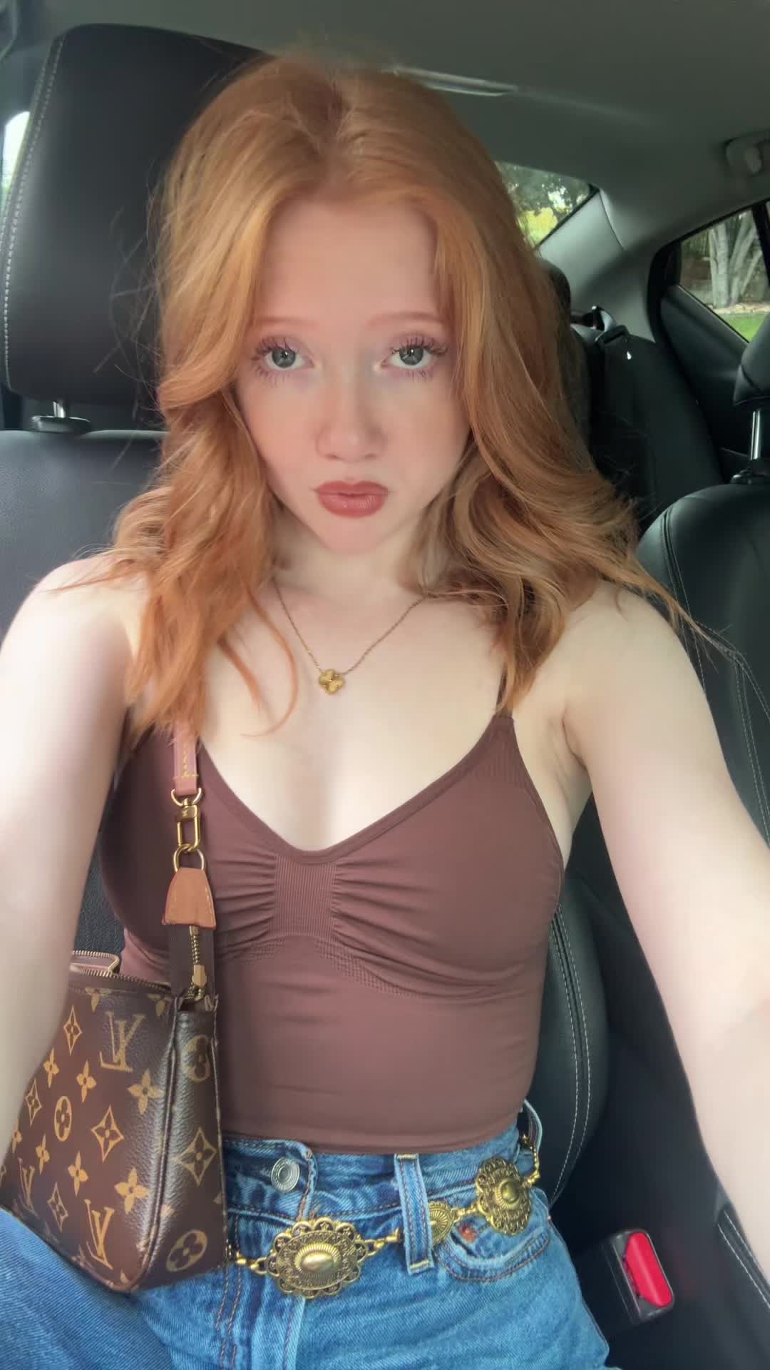 Video 583000 from Makenna Kelly / Lifewithmak