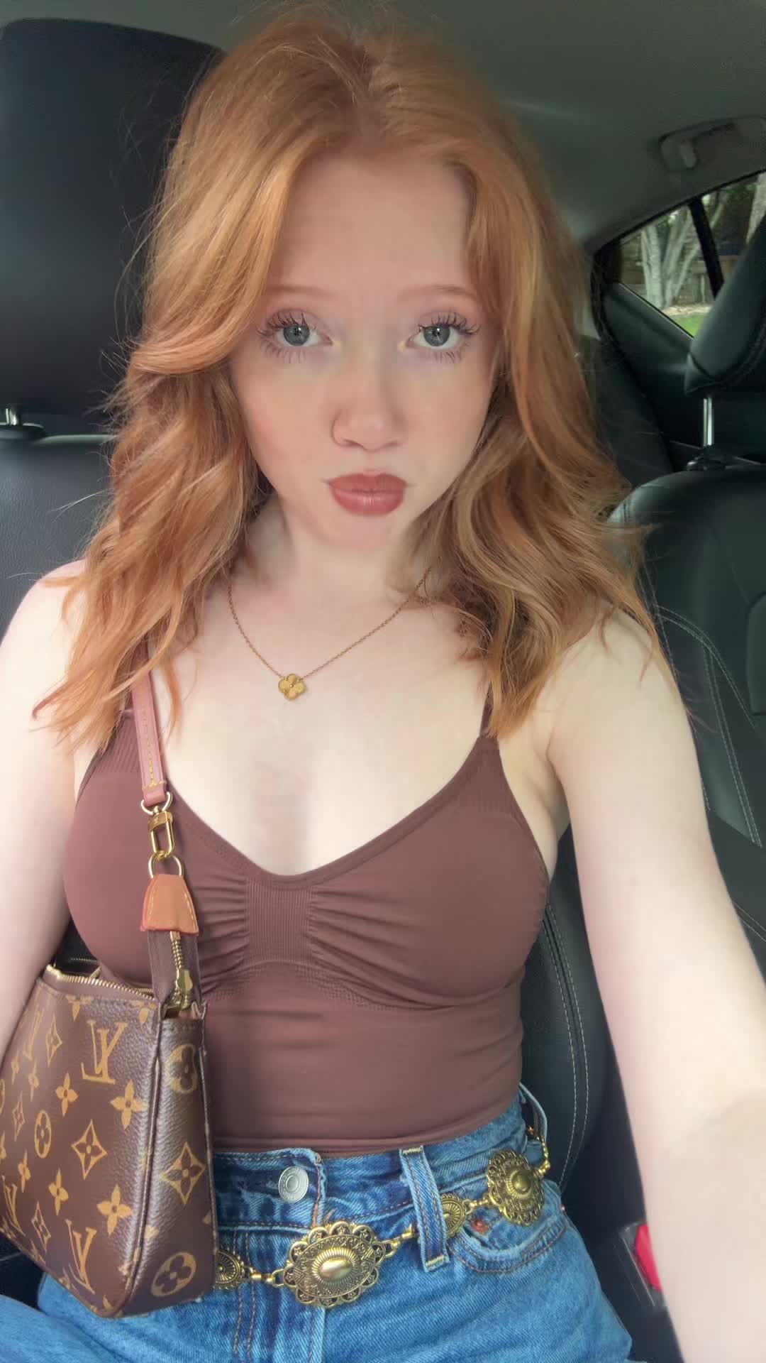 Video 583002 from Makenna Kelly / Lifewithmak