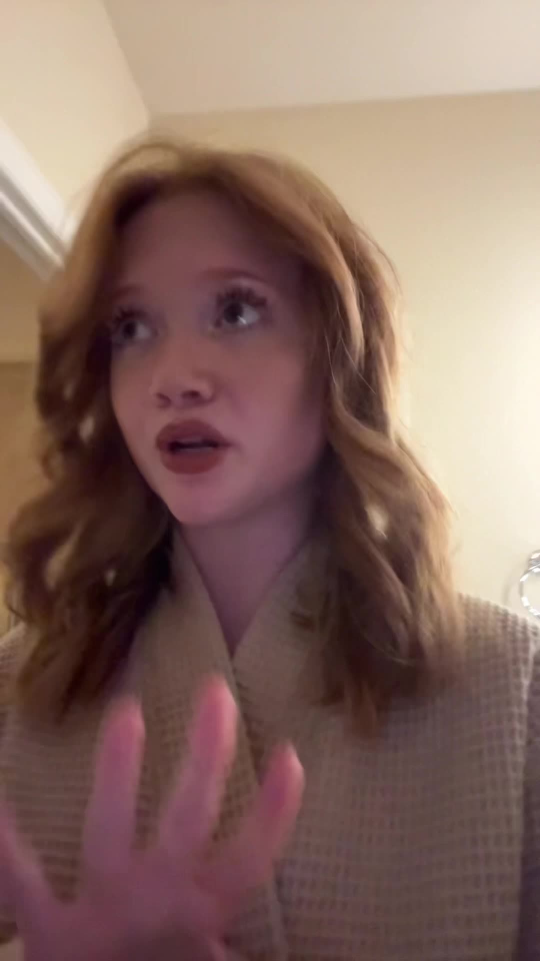 Video 583008 from Makenna Kelly / Lifewithmak