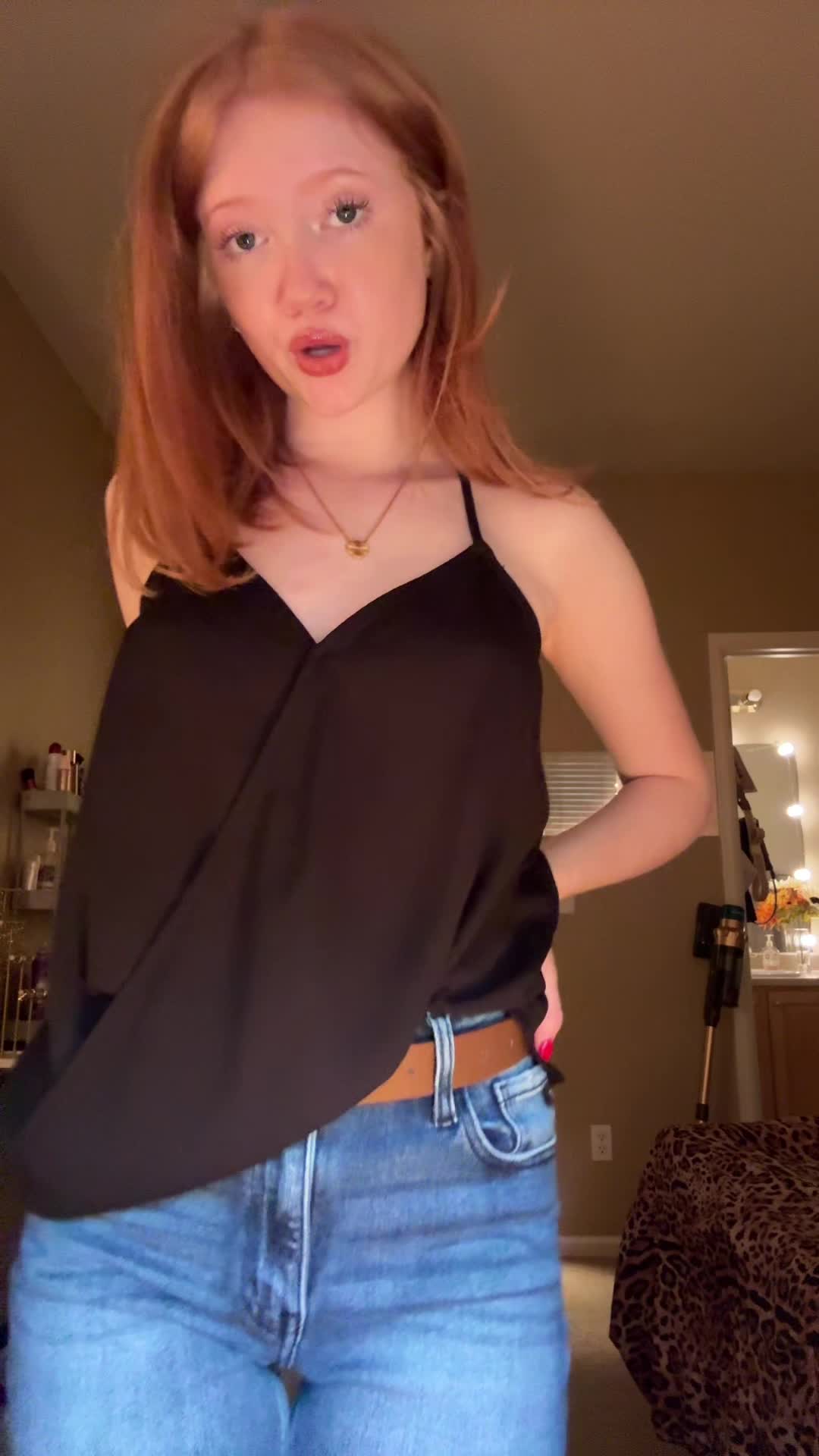 Video 583011 from Makenna Kelly / Lifewithmak