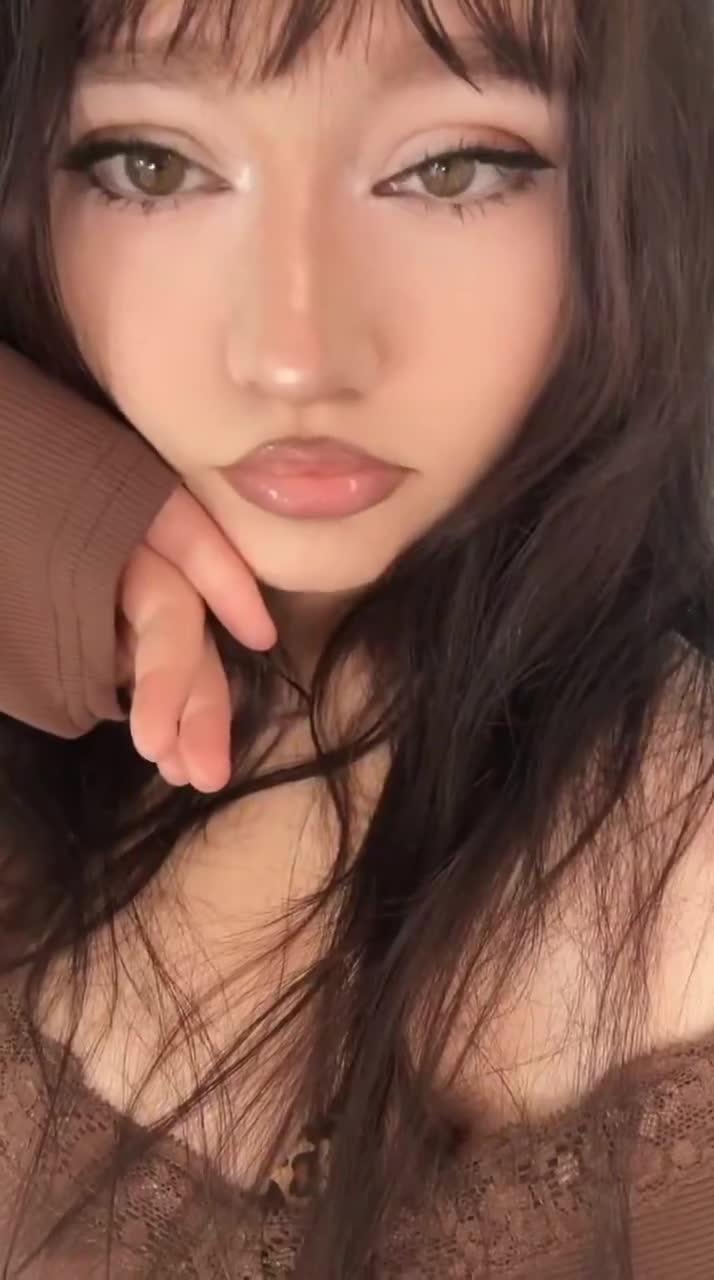 Video 584029 from Robyn (rrr0byn / robynsnotreal)