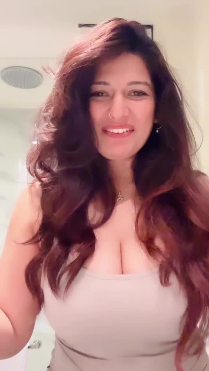 Video 584062 from Rasha Kirmani