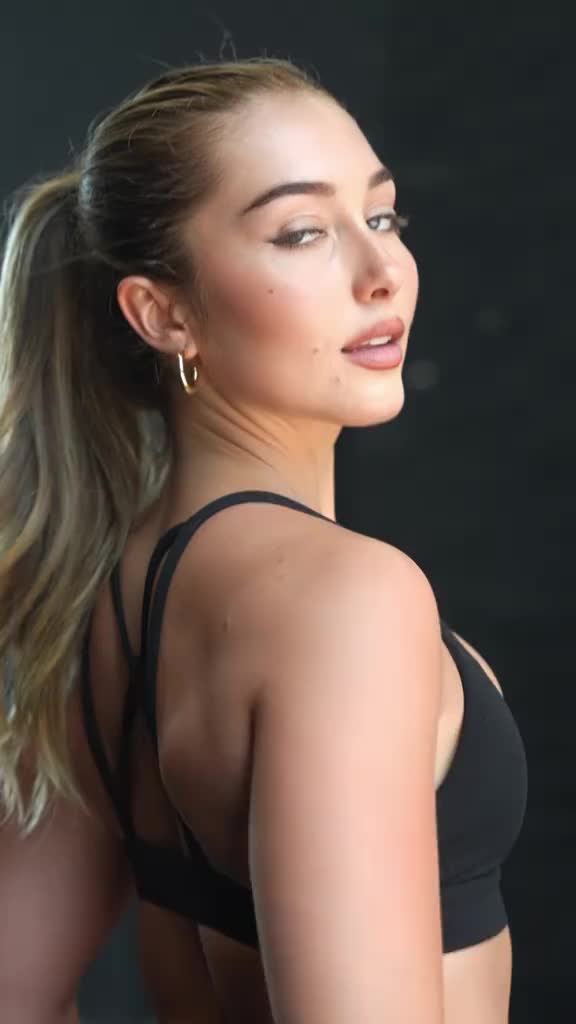 Video 584678 from Heloise Hut