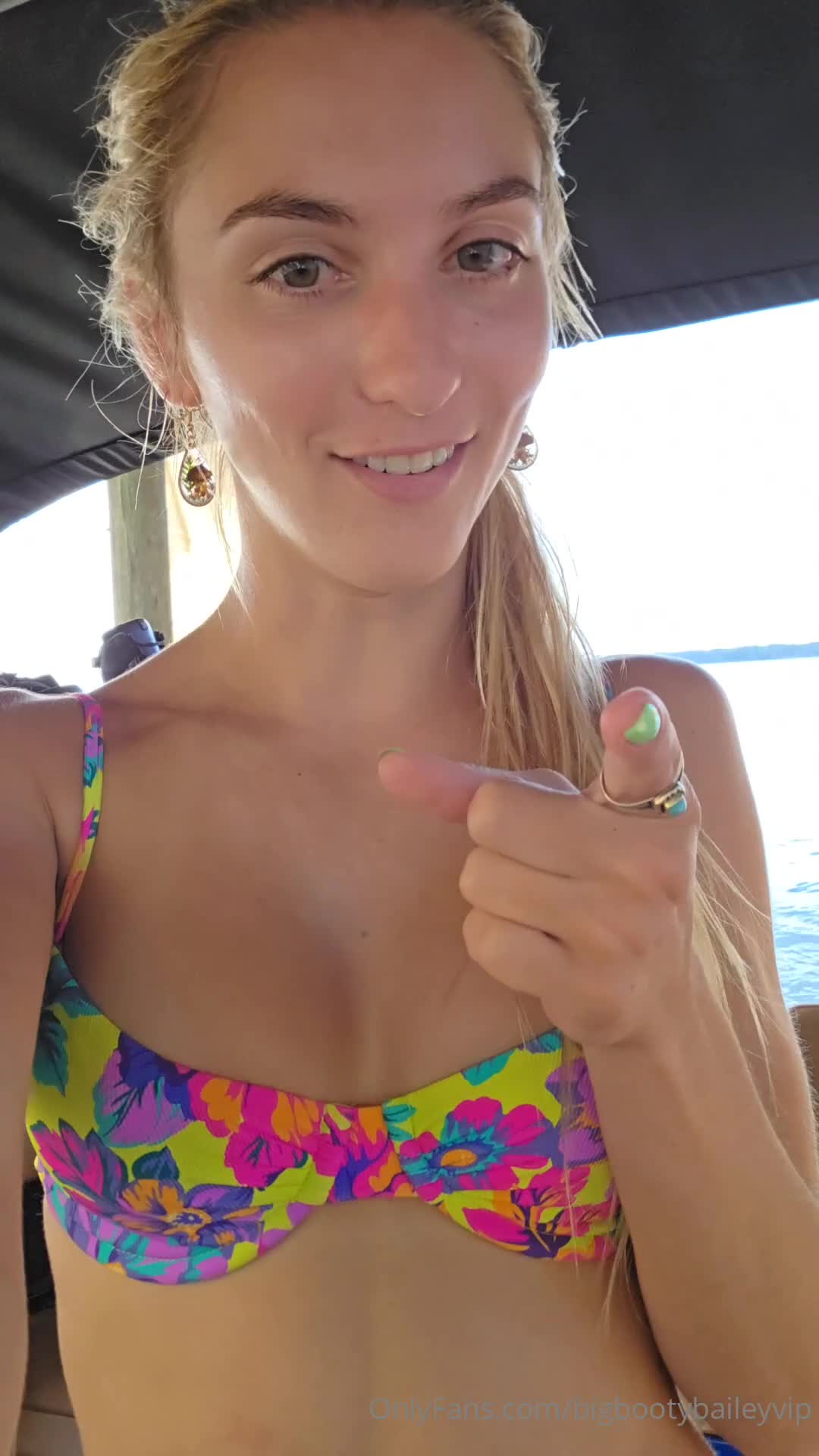 Video 585926 from Sevin7676 / ShesaubsomeVIP / bigbootybaileyvip