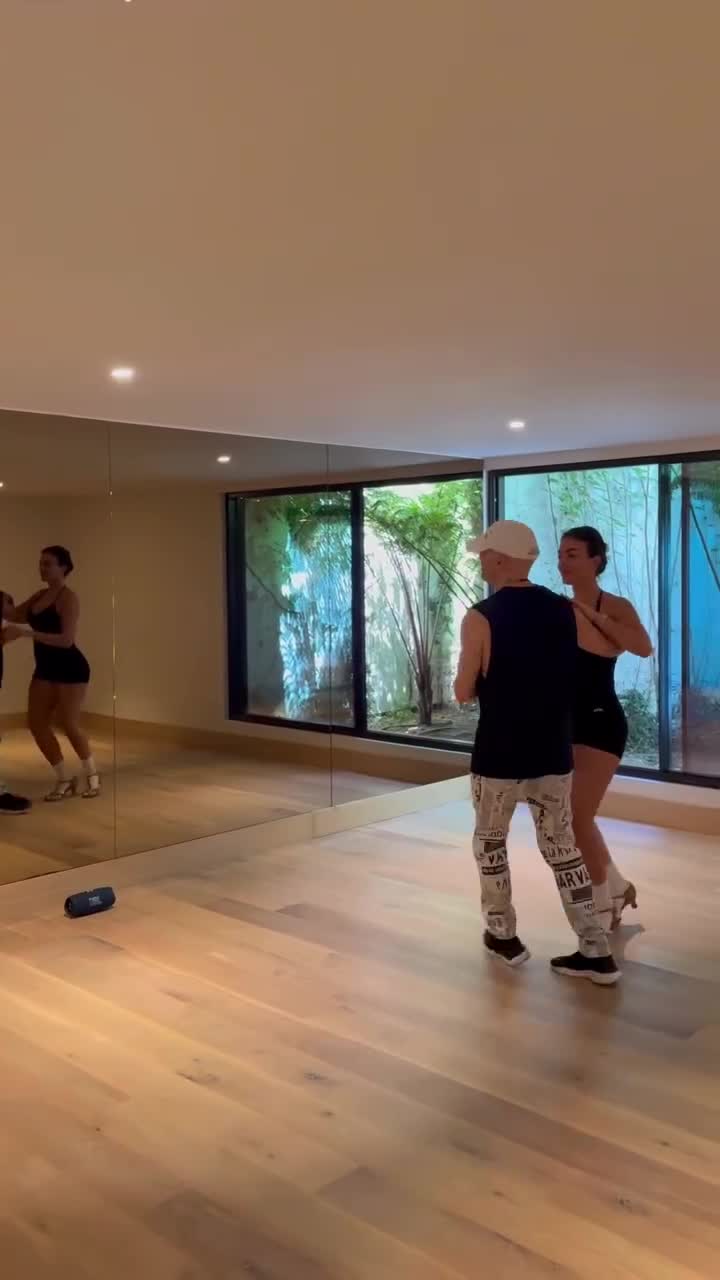 Video 589730 from Georgina Rodriguez