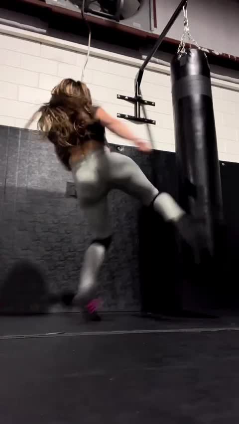 Video 589944 from Valerie Loureda | Lola Vice