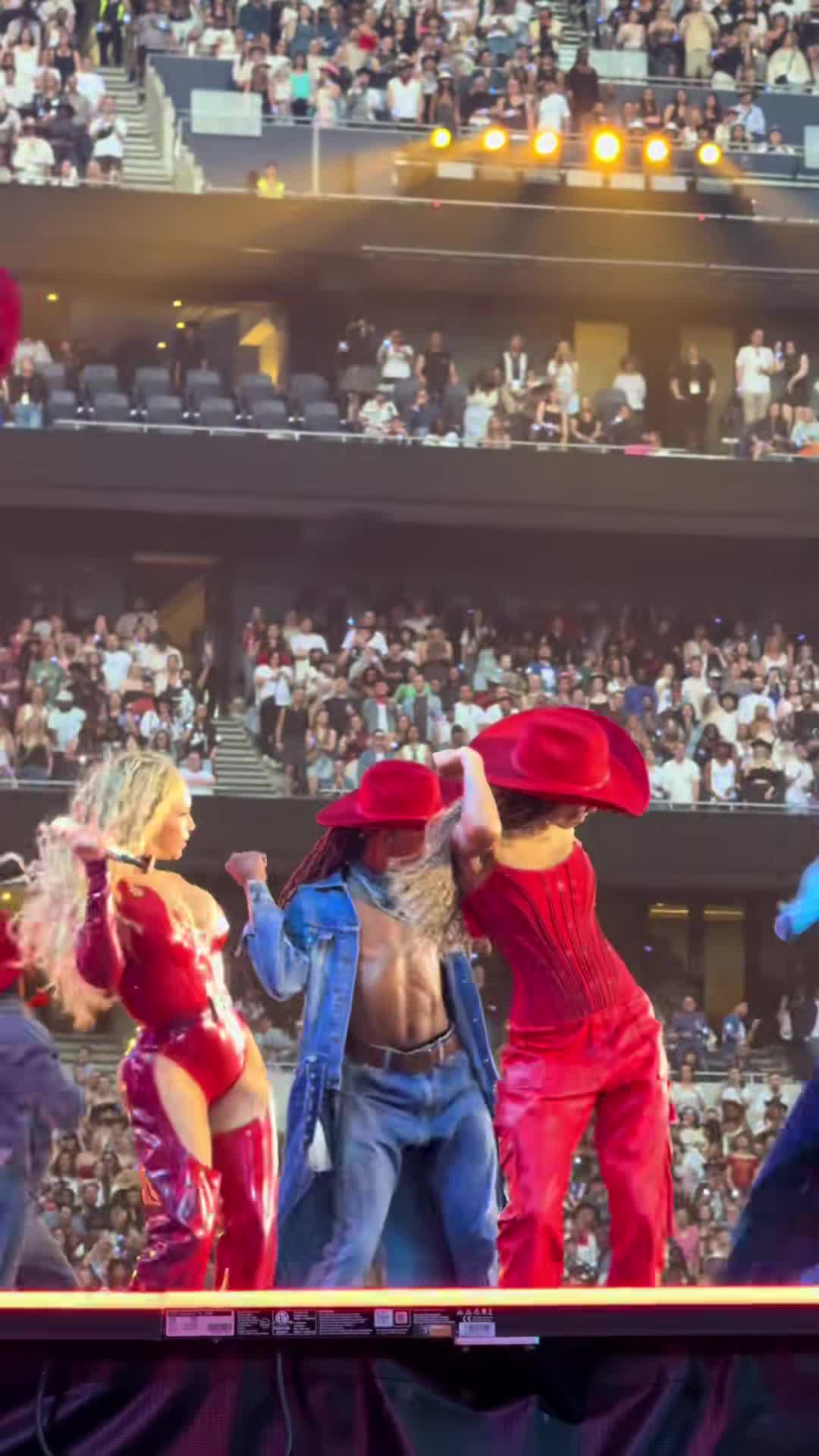 Video 590100 from Beyoncé