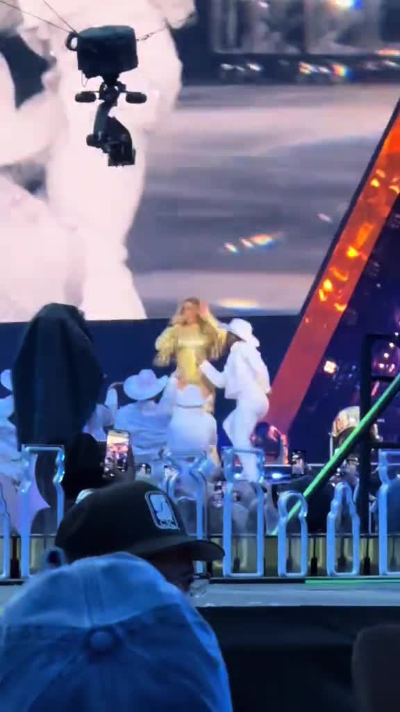 Video 590140 from Beyoncé