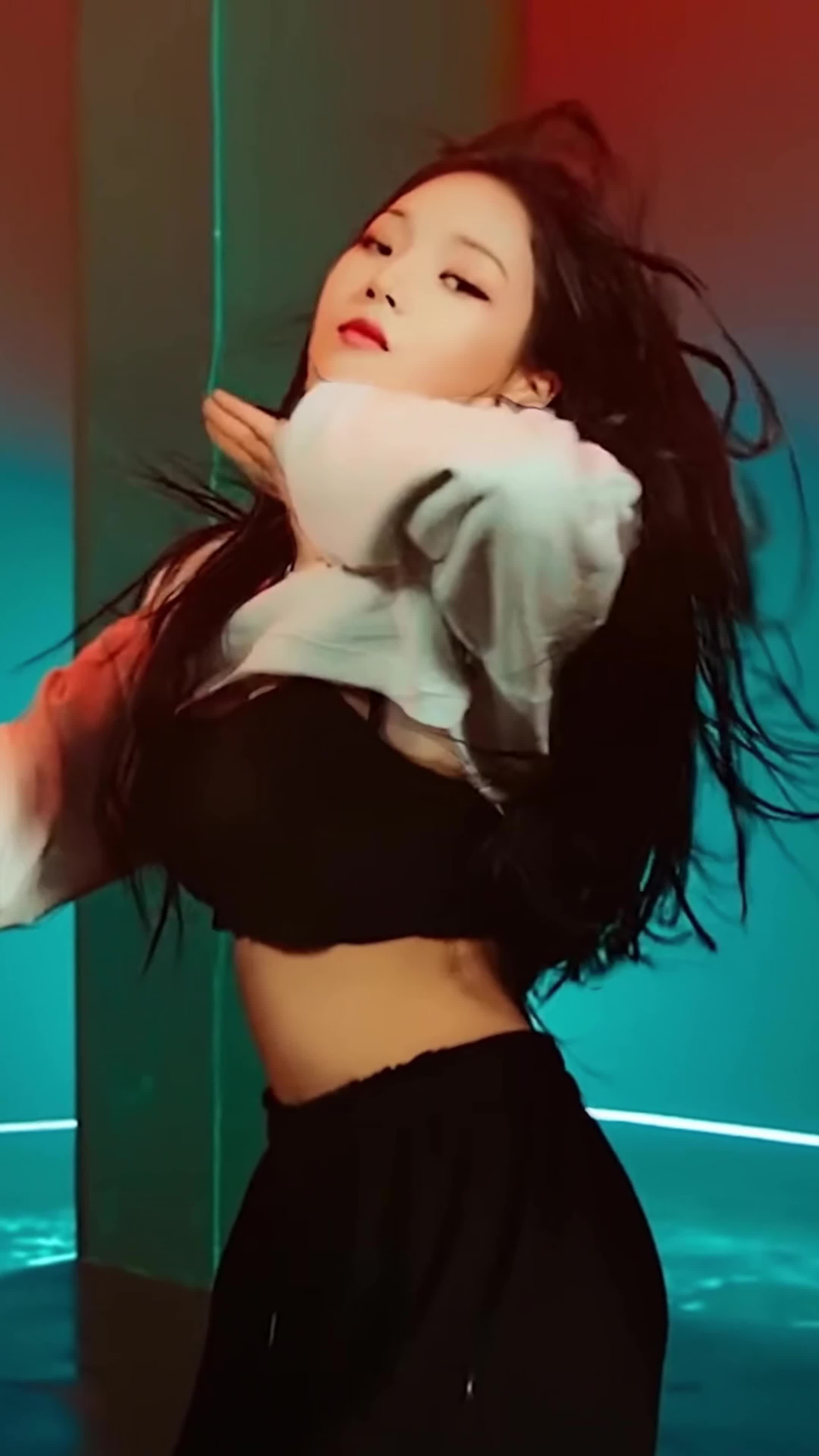 Video 590191 from Karina (æspa / aespa)