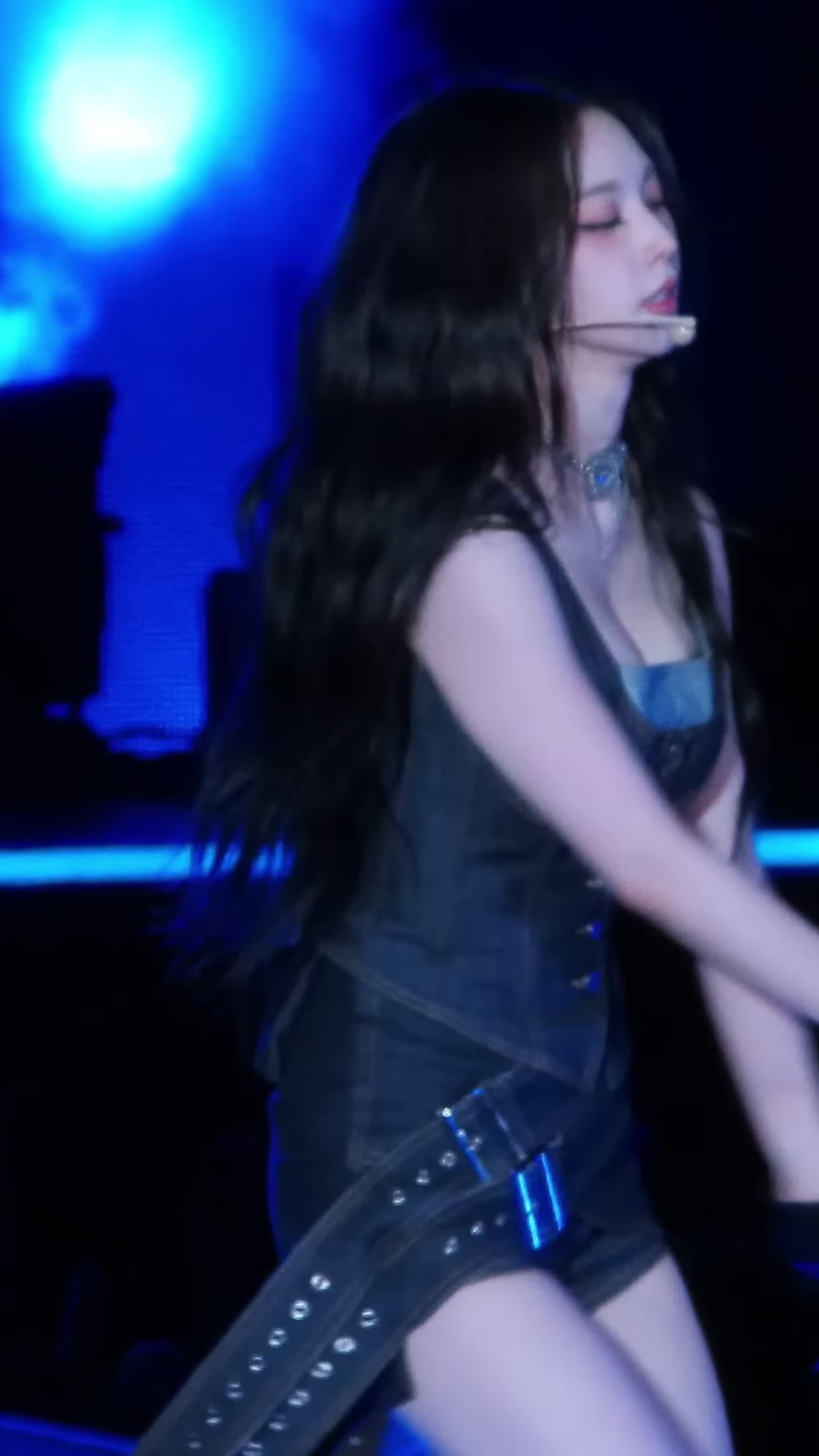 Video 590195 from Karina (æspa / aespa)