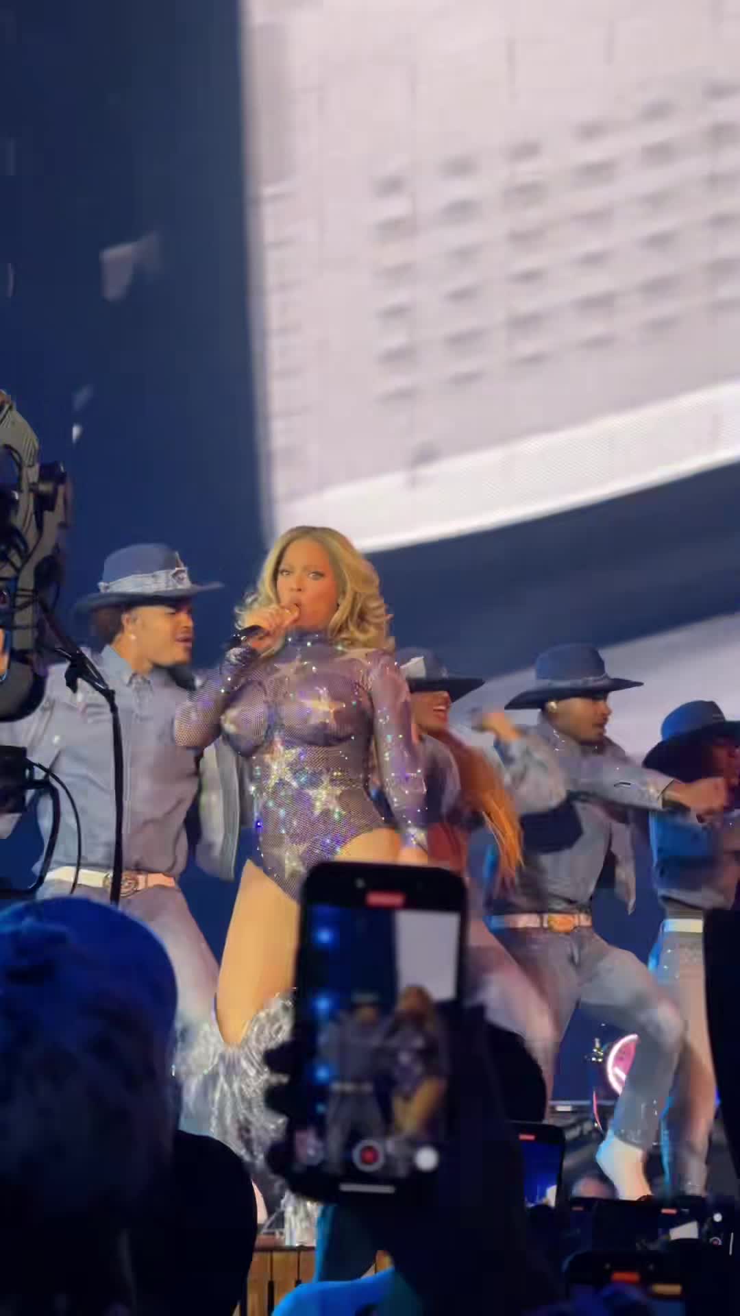 Video 590211 from Beyoncé