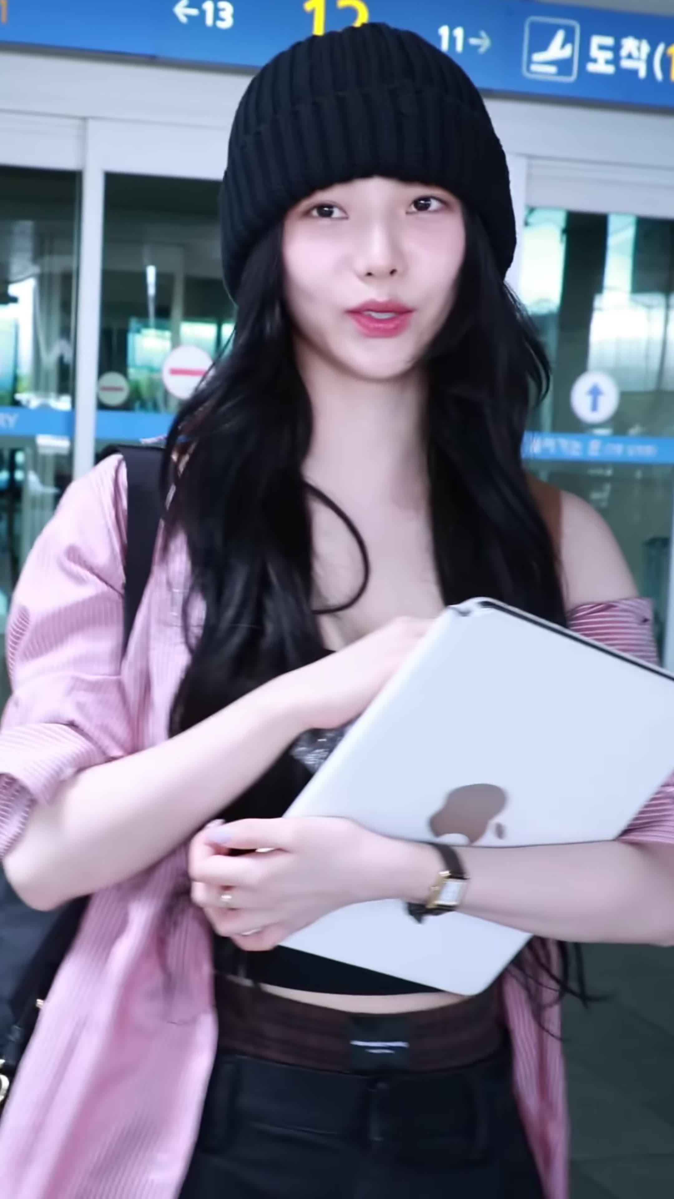 Video 590326 from Karina (æspa / aespa)