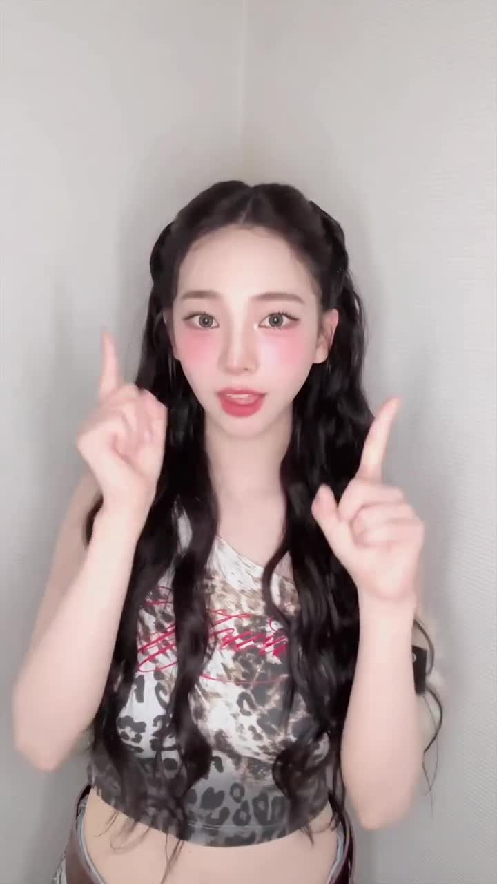 Video 590330 from Karina (æspa / aespa)