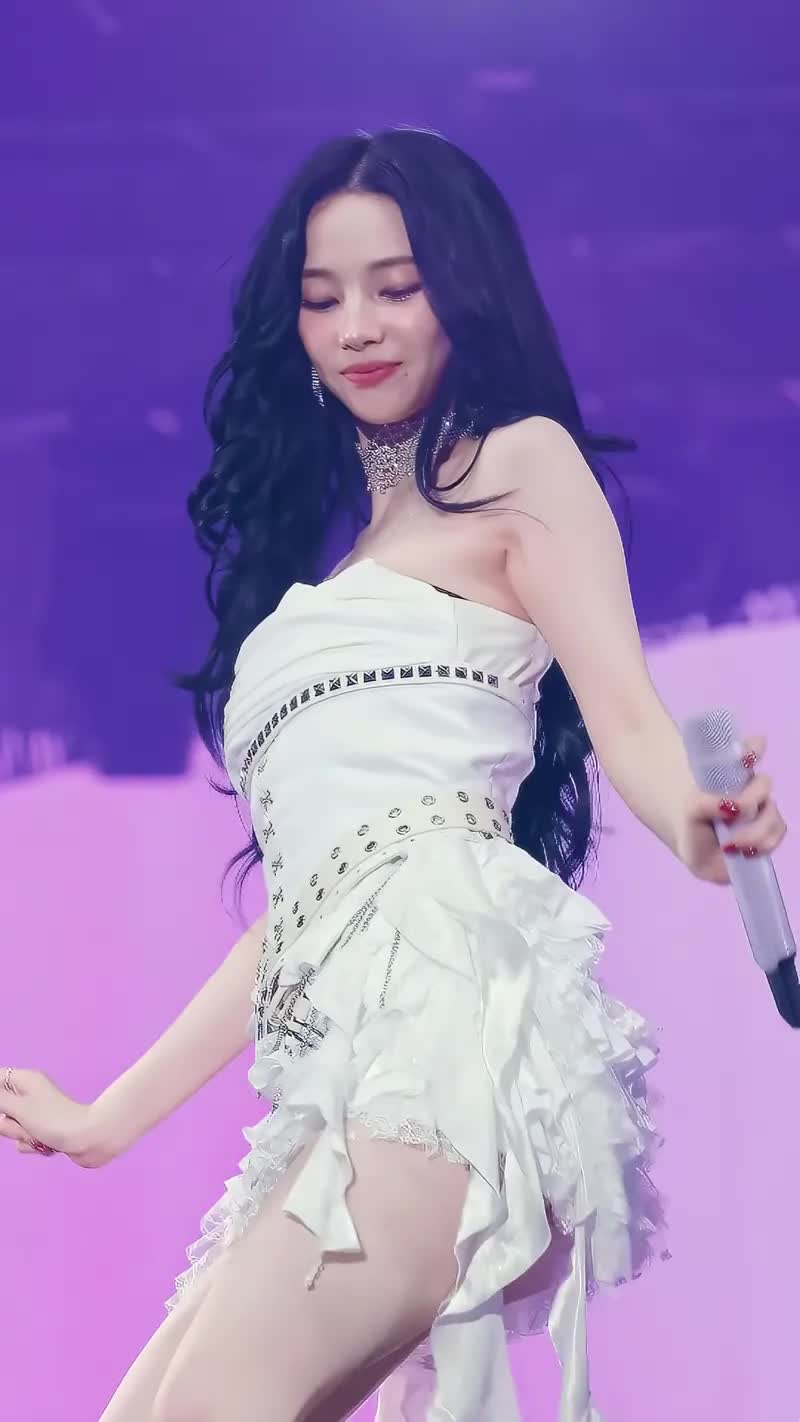 Video 590493 from Karina (æspa / aespa)