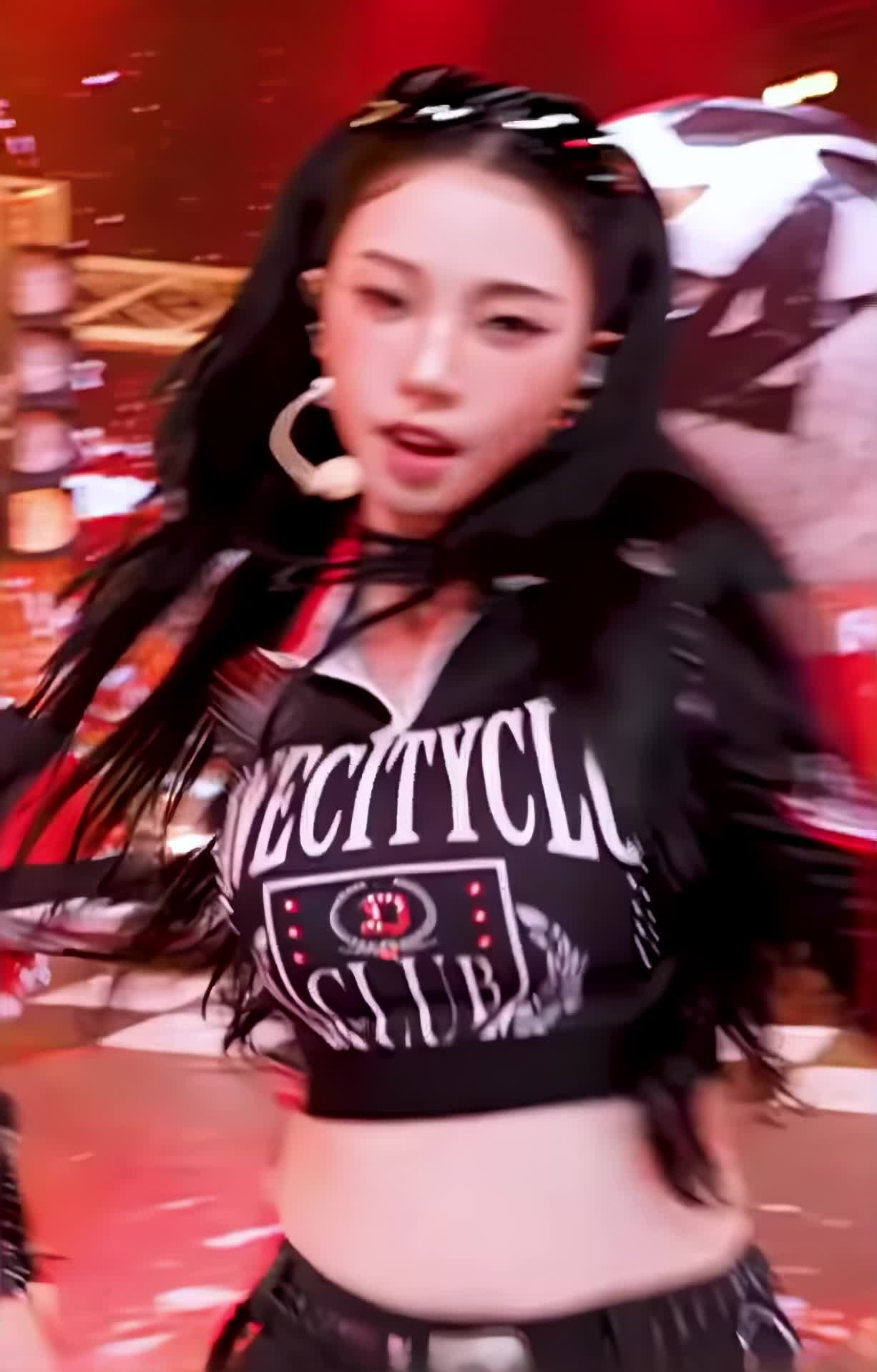 Video 590497 from Karina (æspa / aespa)