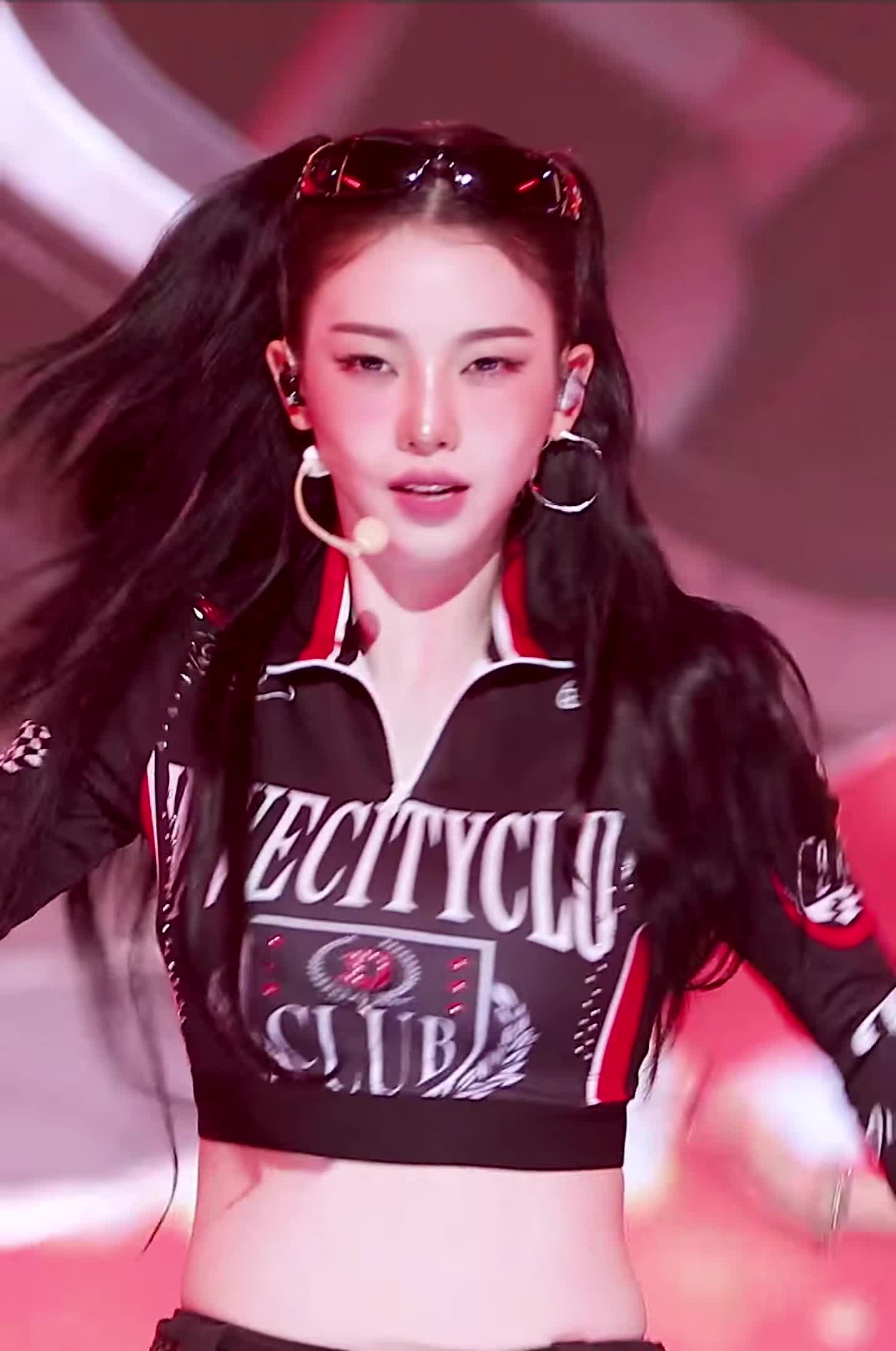 Video 590498 from Karina (æspa / aespa)