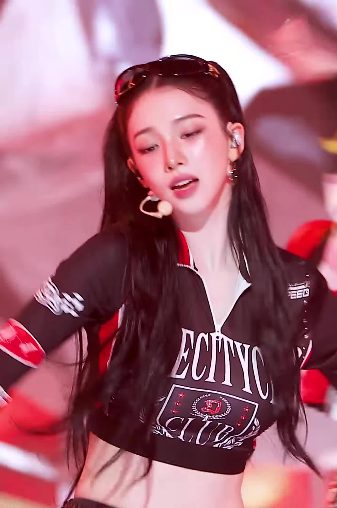 Video 590504 from Karina (æspa / aespa)