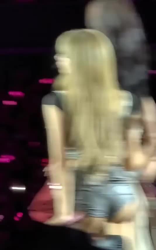 Video 590535 from Lisa | BLΛƆKPIИK (Blackpink)