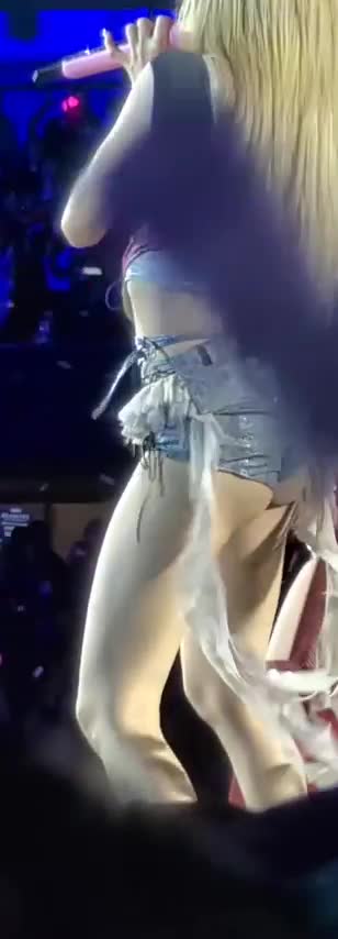 Video 590536 from Lisa | BLΛƆKPIИK (Blackpink)