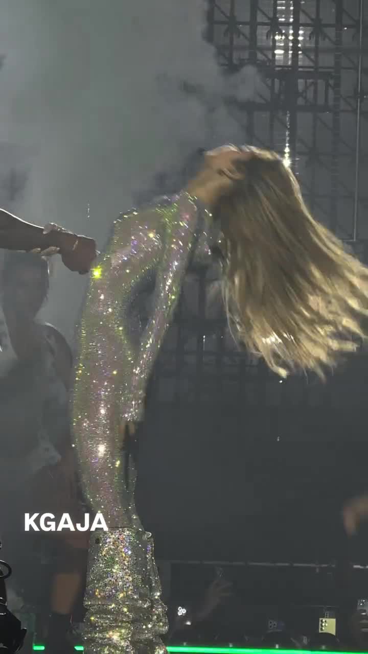 Video 590542 from Lisa | BLΛƆKPIИK (Blackpink)