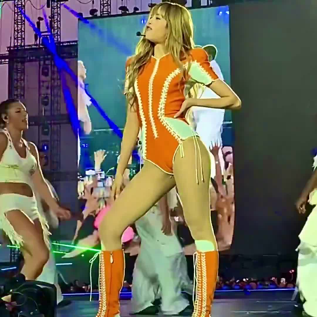 Video 590563 from Lisa | BLΛƆKPIИK (Blackpink)