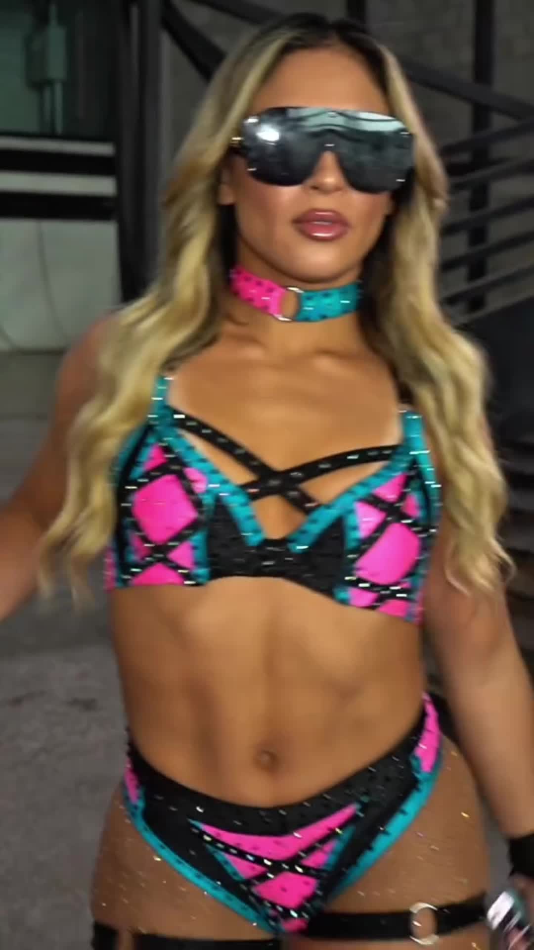 Video 590565 from Valerie Loureda | Lola Vice