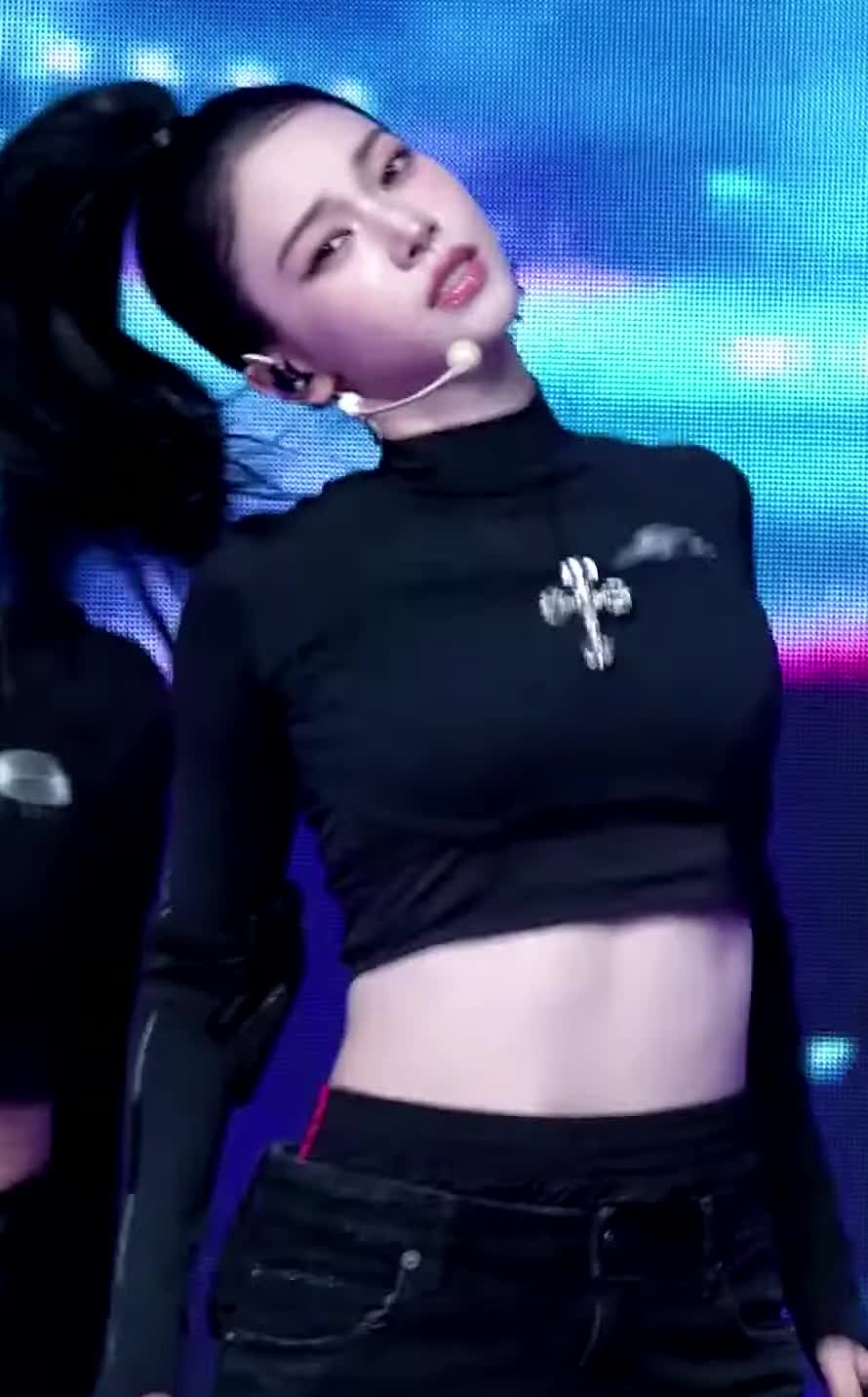 Video 590607 from Karina (æspa / aespa)