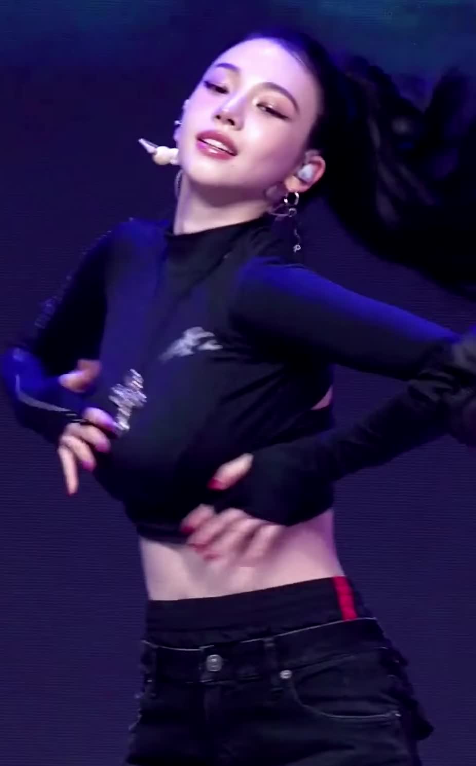 Video 590612 from Karina (æspa / aespa)