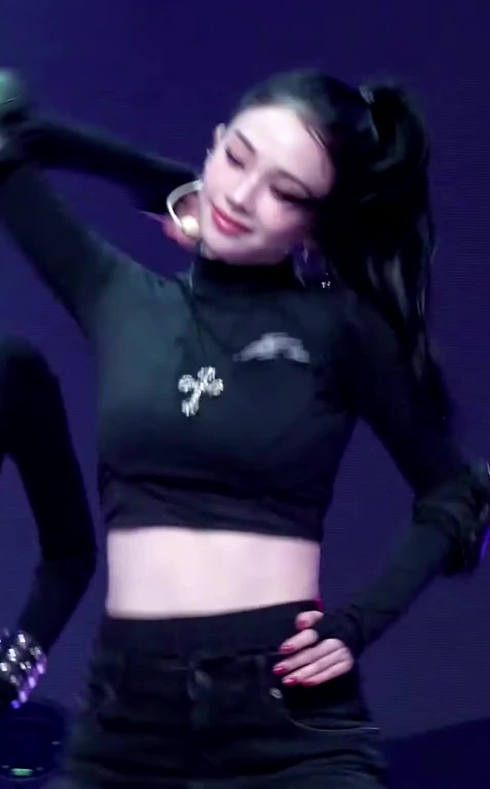 Video 590613 from Karina (æspa / aespa)