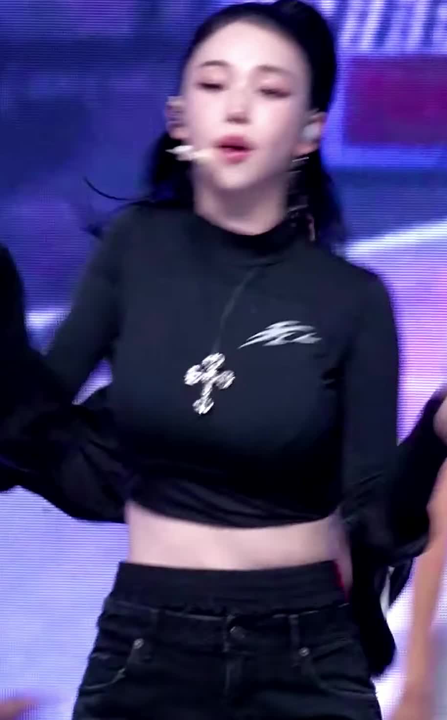 Video 590615 from Karina (æspa / aespa)