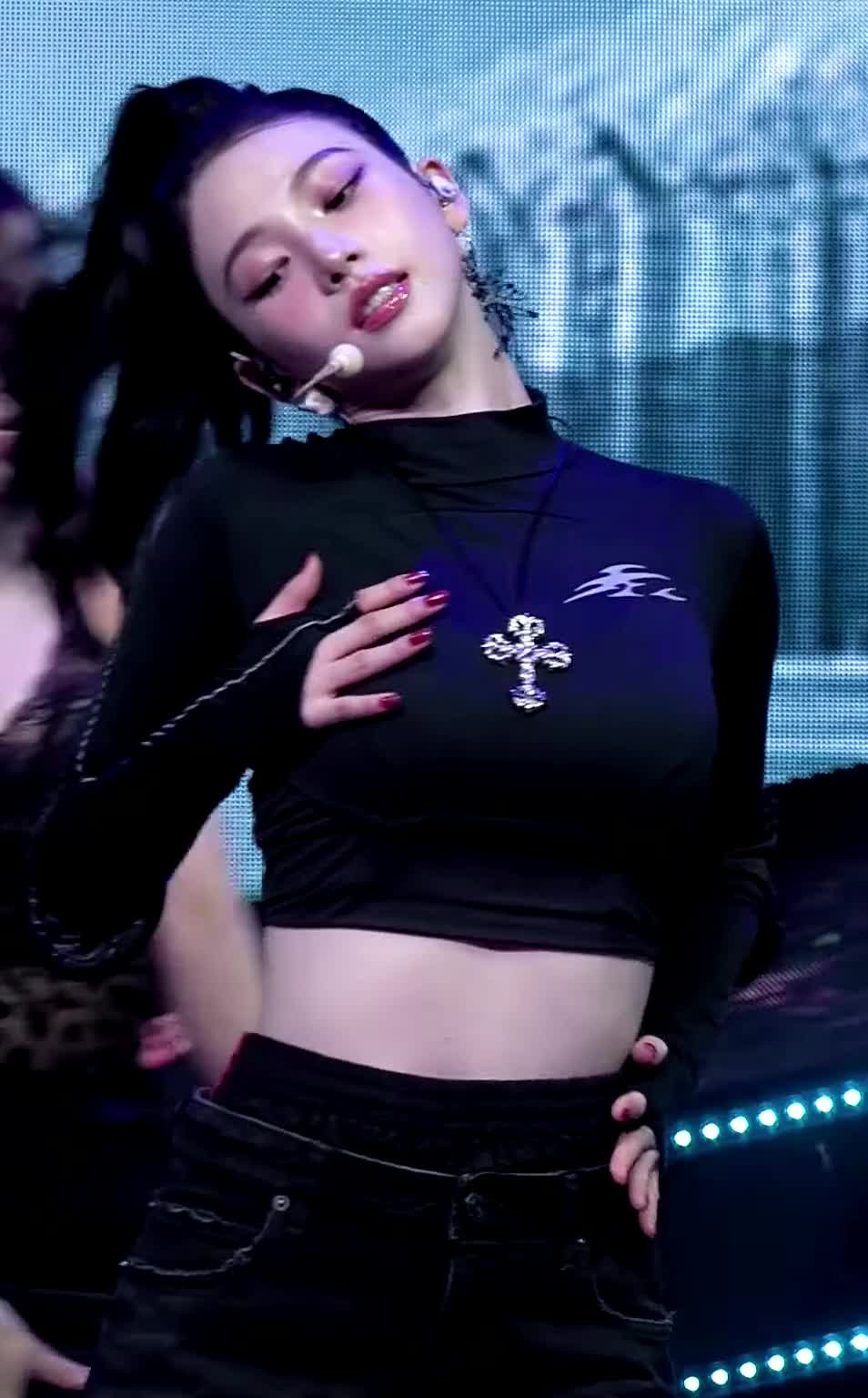 Video 590616 from Karina (æspa / aespa)