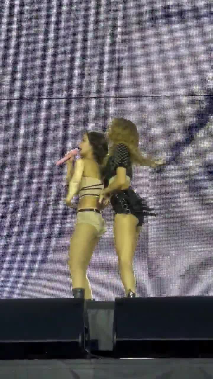 Video 590657 from Lisa | BLΛƆKPIИK (Blackpink)