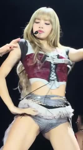 Video 590665 from Lisa | BLΛƆKPIИK (Blackpink)