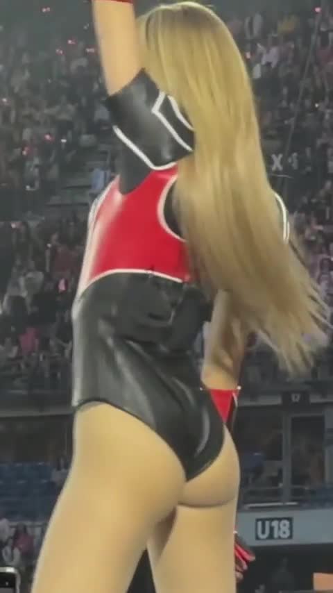 Video 590725 from Lisa | BLΛƆKPIИK (Blackpink)