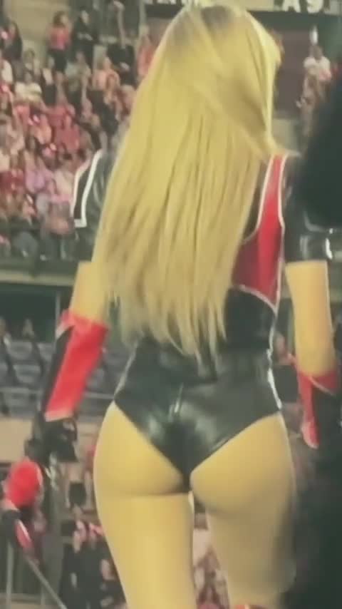 Video 590728 from Lisa | BLΛƆKPIИK (Blackpink)