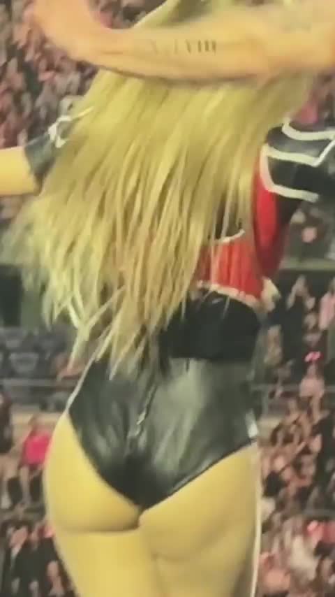 Video 590729 from Lisa | BLΛƆKPIИK (Blackpink)