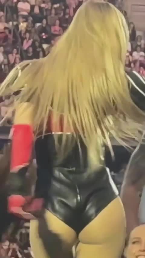 Video 590731 from Lisa | BLΛƆKPIИK (Blackpink)