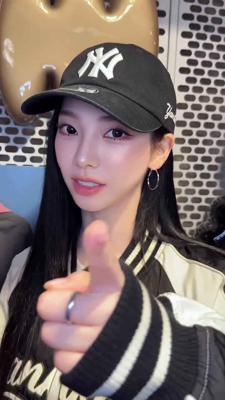 Video 590759 from Karina (æspa / aespa)