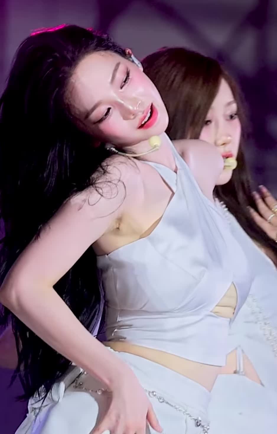 Video 590858 from Karina (æspa / aespa)