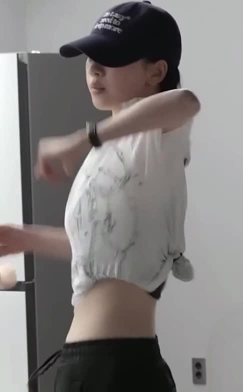 Video 590867 from Karina (æspa / aespa)