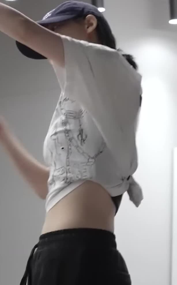 Video 590868 from Karina (æspa / aespa)