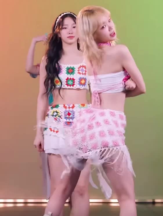 Video 591354 from Kim Chaewon 김채원 [Le Sserafim]