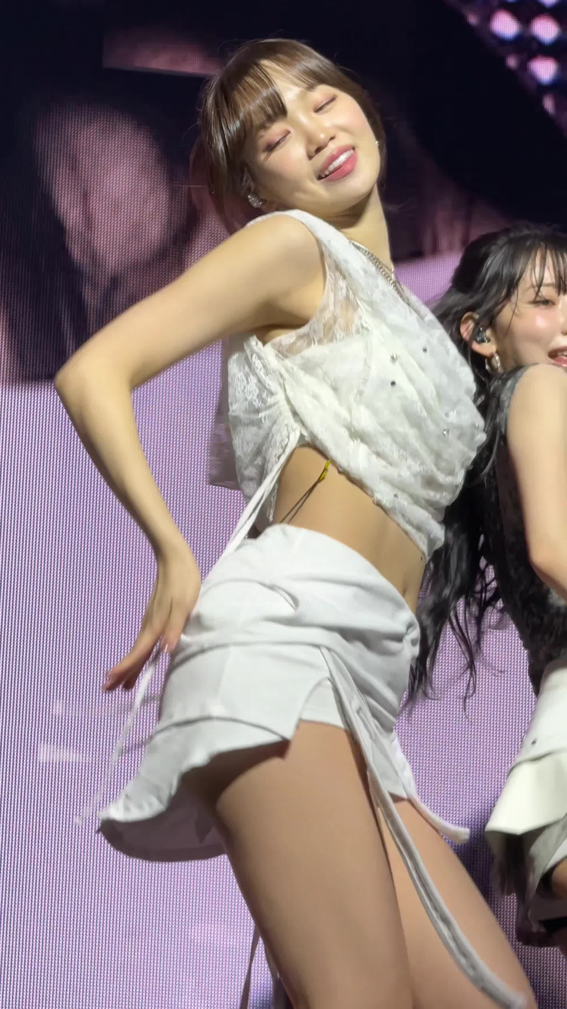 Video 591362 from Kim Chaewon 김채원 [Le Sserafim]