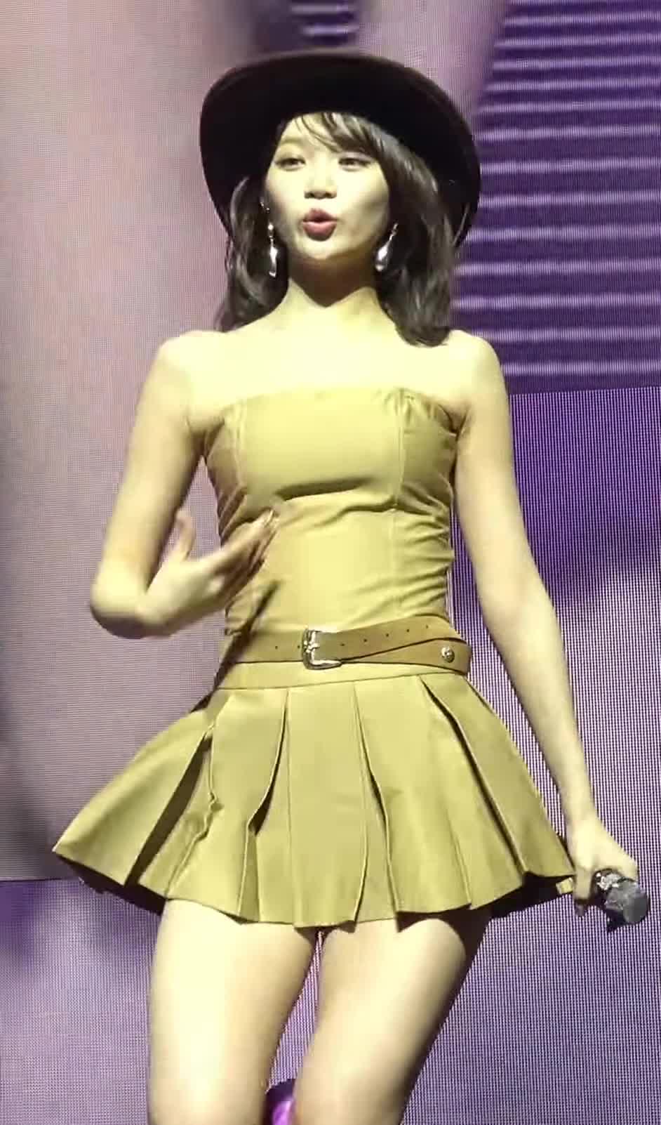 Video 591374 from Kim Chaewon 김채원 [Le Sserafim]